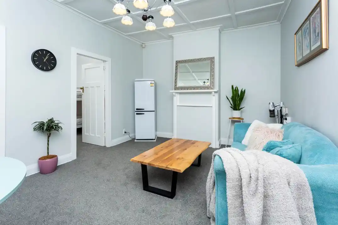 Double school zone, Renovated 2 beds + a separate study/sunroom. 1 bath a separate study/sunroom. home with garage and A large exclusive-use garden area, near the Westfield Newmarket shopping center, zoned for Auckland Grammar School and Epsom Girls’ Grammar School, 494 Manukau Road, Epsom, Auckland
