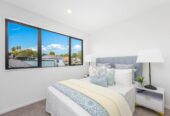 Affordable Brandnew 4 beds 3.5 baths home with garage, 2 ensuites, 1 ensuite ground floor, move-in ready, shops, parks, cafes, schools, and transport are close by, with Westgate, Northwest and Costco just minutes away, 9/6 Woodhouse Place, West Harbour, Auckland