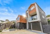 Affordable Brandnew 4 beds 3.5 baths home with garage, 2 ensuites, 1 ensuite ground floor, move-in ready, shops, parks, cafes, schools, and transport are close by, with Westgate, Northwest and Costco just minutes away, 9/6 Woodhouse Place, West Harbour, Auckland