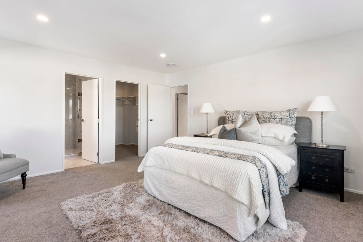 318m2 7 beds 4.5 baths house with double garage and 2 beds granny, Ormiston Town Centre is right on your doorstep, and Ormiston schools nearby, 403 Ormiston Road, Flat Bush, Auckland