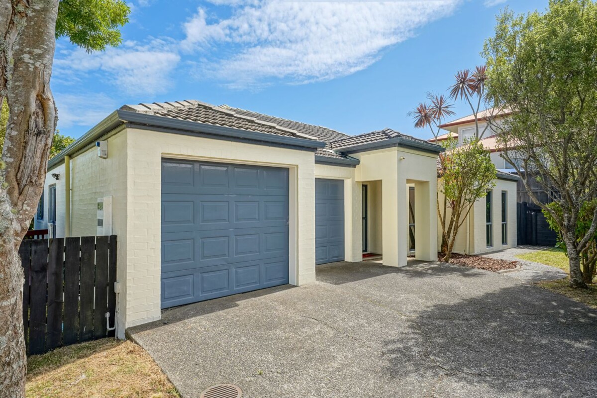 Brick 3 beds 2 baths house with double garage and Vineyard Views on 450m2 section, Zoned for Western Heights School, close to Lake Panorama and the nearby playground, shops, schools, 13 Xena Way, Henderson, , Auckland