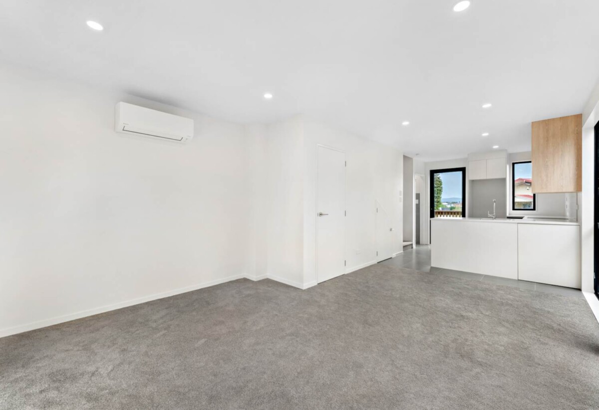 10-Year Halo Building Warranty Insurance, Brandnew 3 beds 3 baths home with garage, close to Henderson Shopping Complex, WestWave, schools, train station, public transport, and motorway access, 0.4 km to Henderson School, 2/300 Great North Road, Henderson, Auckland