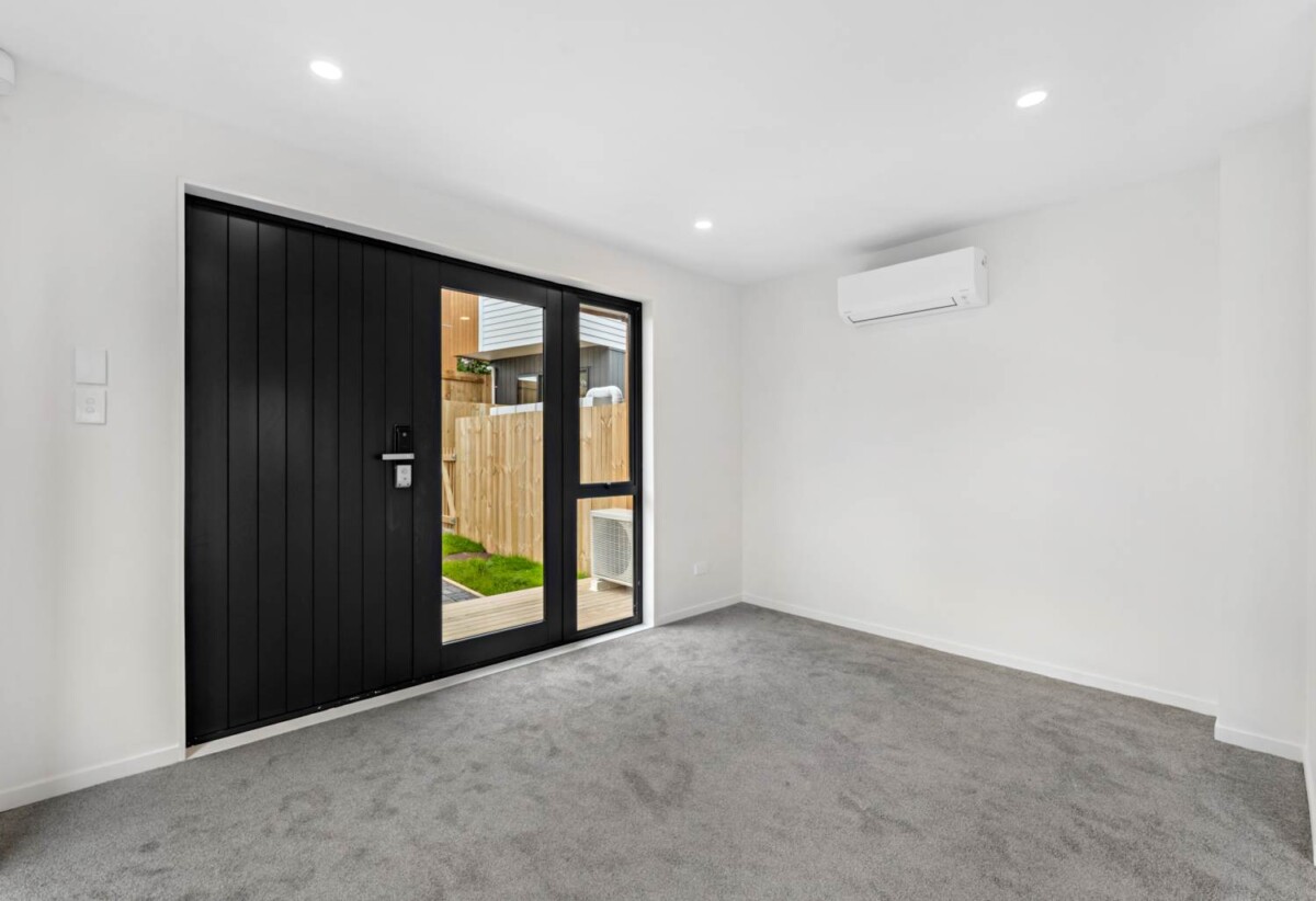 10-Year Halo Building Warranty Insurance, Brandnew 3 beds 3 baths home with garage, close to Henderson Shopping Complex, WestWave, schools, train station, public transport, and motorway access, 0.4 km to Henderson School, 2/300 Great North Road, Henderson, Auckland