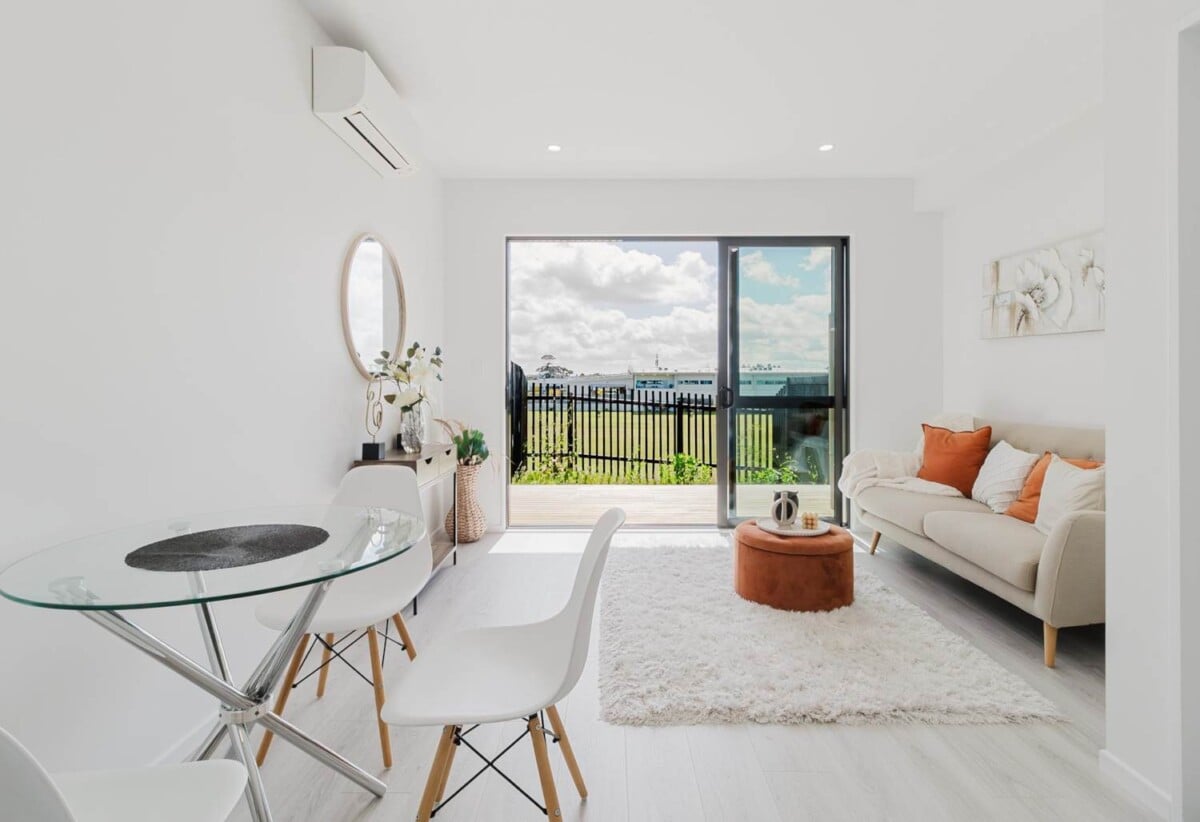 Brandnew 2 beds + study 1.5 baths home with car park, Just a short walk to PAK’nSAVE, The Warehouse, cafés, eateries, and the activity centre, with excellent transport links nearby, 4/17 Barneys Farm Road, Clendon Park, Auckland