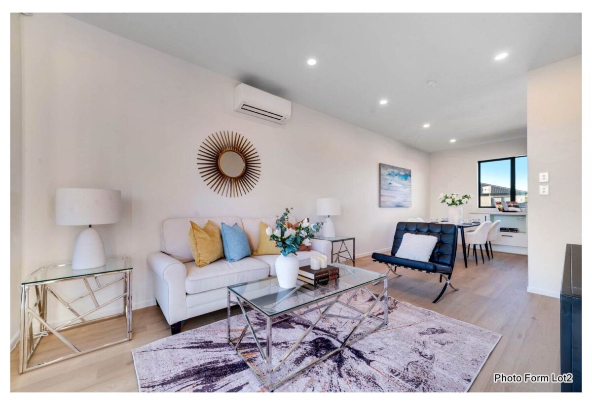 Motivated vendor wants it SOLD, 10-Year Master Builder Warranty, Brandnew 3 beds 3 baths home with garage, close to schools, shopping centre, 0.3 km to Anchorage Park School, 3/32 Tiraumea Drive, Pakuranga, Auckland