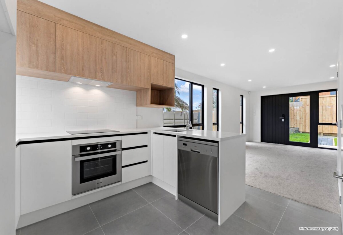 Brandnew 2 beds 1.5 baths home with car park, close to Henderson Shopping Complex, WestWave, schools, train station, public transport, and motorway access, 0.4 km to Henderson School, 6/300 Great North Road, Henderson, Auckland