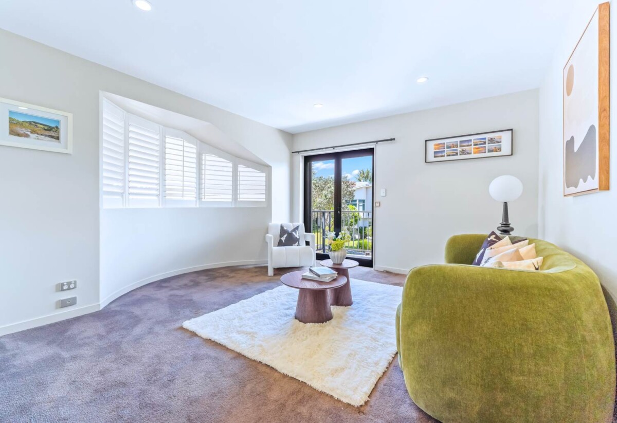 Macleans College zone, 5 beds 3 baths house with triple garage on 600m2 section, a heated pool, spa, and covered terrace with a full outdoor kitchen, close to local beaches, reserves, and Howick Village, 0.4 km to Mellons Bay School, 16 Tranquility Rise, Mellons Bay, Auckland