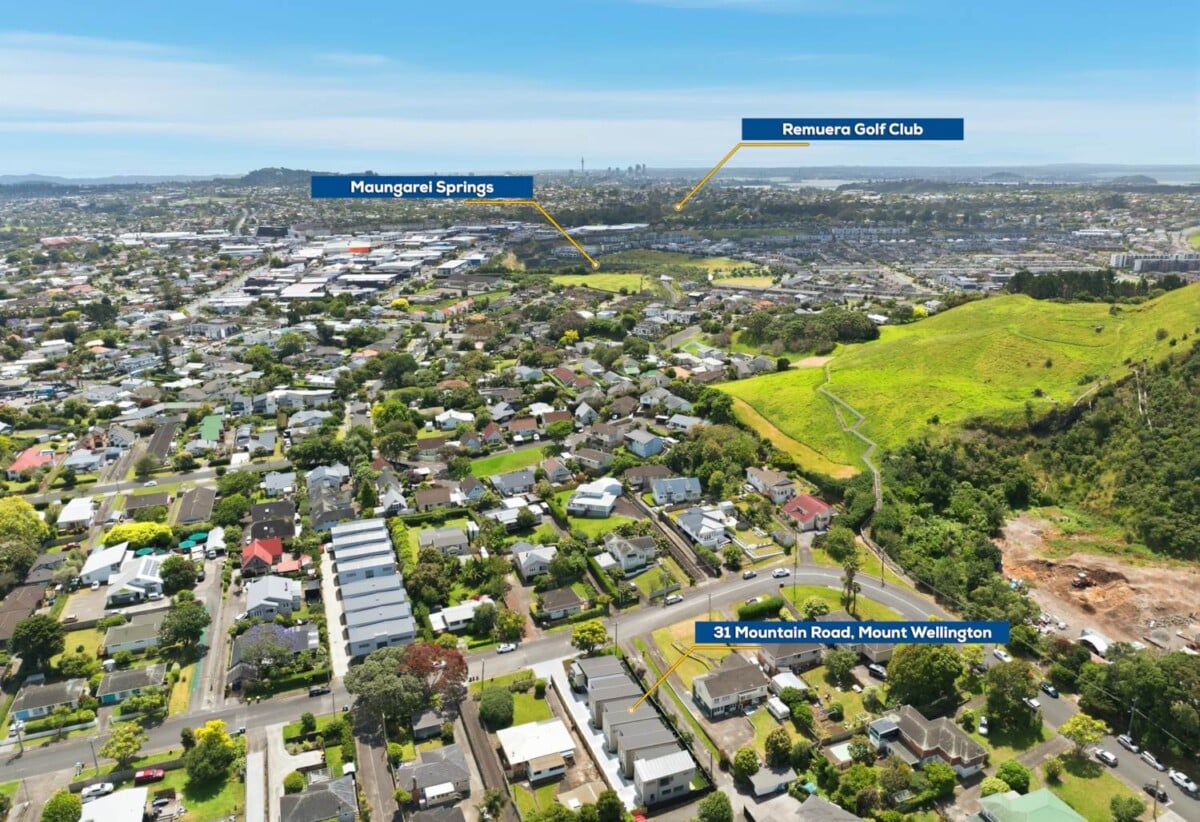 Brandnew standalone 4 beds 2.5 baths home with garage, close to Mt Wellington Domain, Skateland Roller Skating, Extreme Edge Rock climbing, shops, supermarkets, schools, Lot 3/31 Mountain Road, Mt Wellington, Auckland