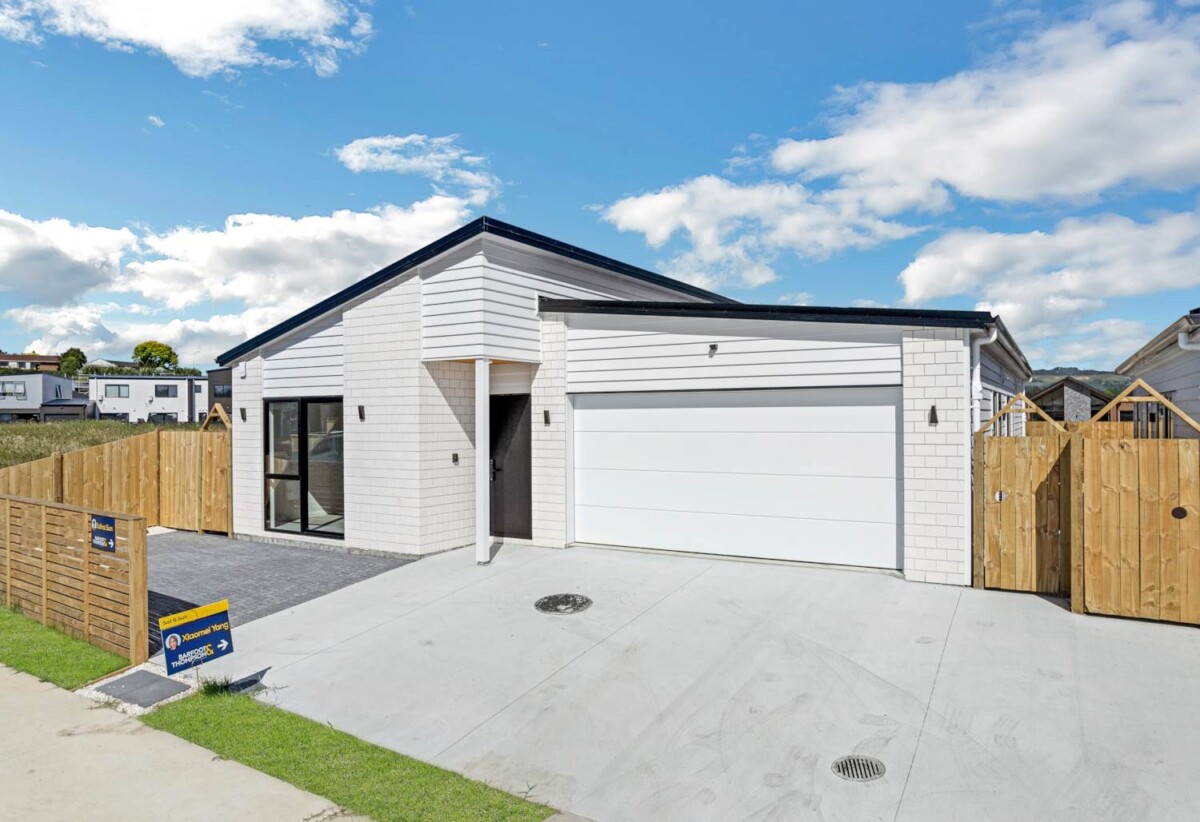 Brandnew 4 beds 3 baths house with double garage and 1 bed granny, Central air conditioning, moments from parks, top schools, shops, and easy motorway access, 12 Pupu Crescent, Opaheke, Auckland