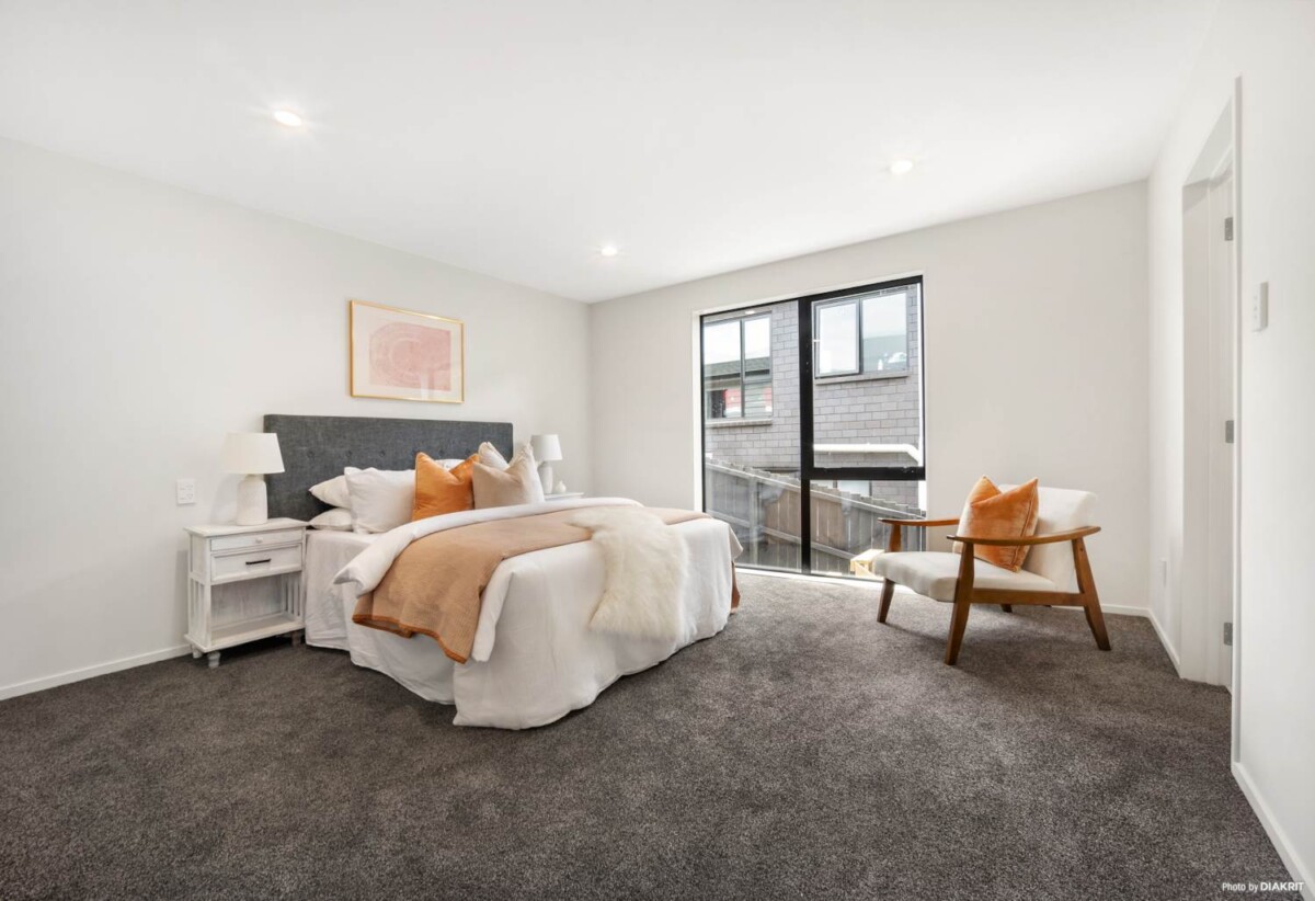 Brandnew 3 beds 2.5 baths house with double garage on 541m2 section, 0.5 km to Sunnyvale School, 1 km to Bruce McLaren Intermediate School, 1.7 km to Henderson High School, 78 Sungrove Rise, Sunnyvale, Auckland