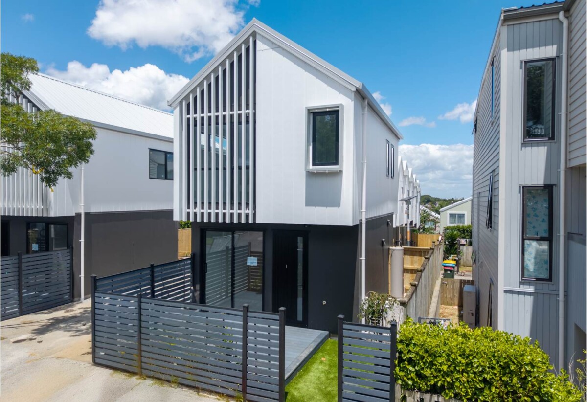 10-Year Master Build Warranty + 24-Month Maintenance Warranty, Brandnew standalone 2 beds 2.5 baths home with car park, minutes from Sylvia Park , 0.5 km to Otahuhu Intermediate, Lot 1, 29 Camp Road, Mt Wellington, Auckland