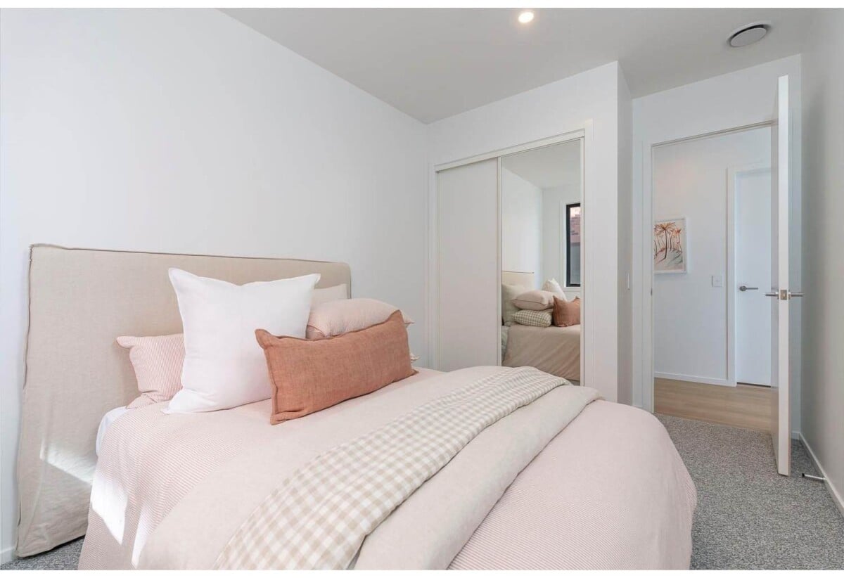 Approx. 81m² internal + 7m² balcony, 3 beds 1 bath apartment with car park, close to schools, parks, shops, motorway access, 0.8 km to Waterview School, Unit 209/2A Te Ara Taurapa, Pt Chevalier, Auckland