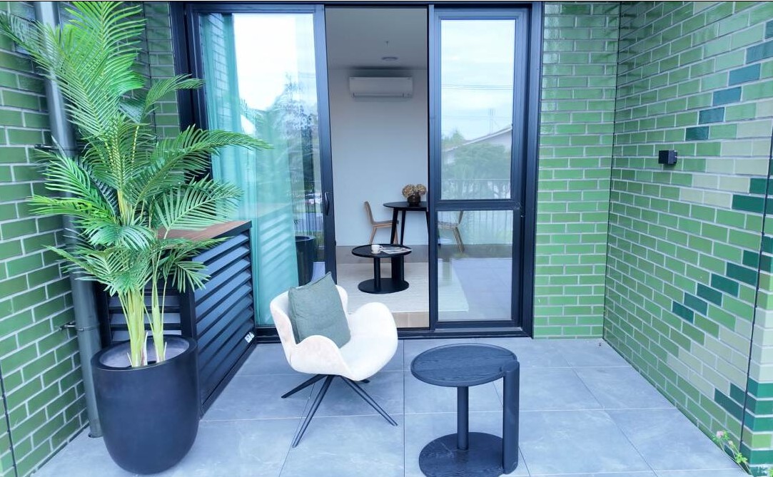 Approx. 56 m² internal + 24m² landscaped deck, 1 bed 1 bath apartment wit car park, close to schools, parks, shops, motorway access, 0.8 km to Waterview School, Unit G6/2A Te Ara Taurapa, Pt Chevalier, Auckland