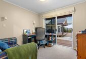 350m2 7 beds 5 baths house with double garage and 2-beds granny on 1126m2 section, close to schools, supermarket, reserves, beach, golf club, 0.9 km to Lynfield College, 19 Ascania Place, Lynfield, Auckland