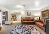 350m2 7 beds 5 baths house with double garage and 2-beds granny on 1126m2 section, close to schools, supermarket, reserves, beach, golf club, 0.9 km to Lynfield College, 19 Ascania Place, Lynfield, Auckland