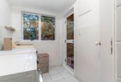 350m2 7 beds 5 baths house with double garage and 2-beds granny on 1126m2 section, close to schools, supermarket, reserves, beach, golf club, 0.9 km to Lynfield College, 19 Ascania Place, Lynfield, Auckland