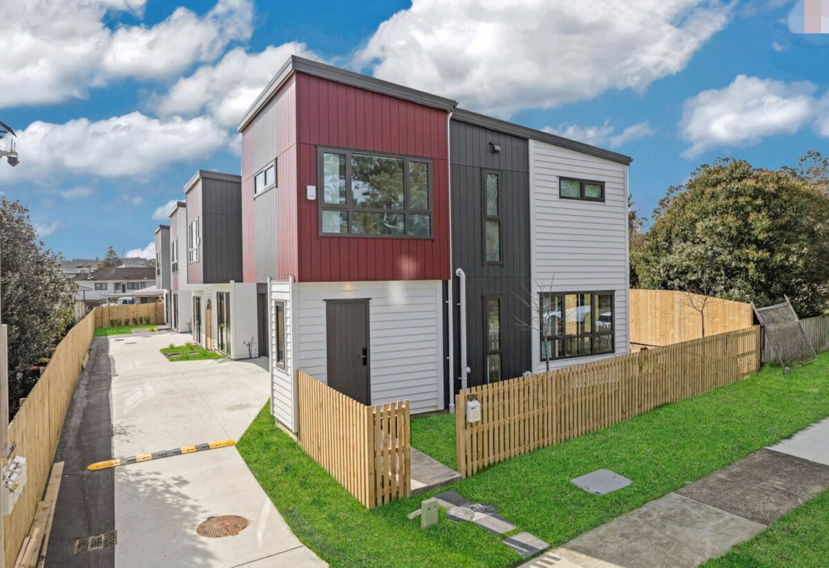 Brandnew freehold 3 beds 2.5 baths home with garage, walks to schools, close to Manurewa town centre, Auckland Botanic Gardens, motorway access, Lot 3/26 Hyperion Drive, Randwick Park, Auckland