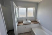 For rent, 6 to 9 months Short term rental, 4 beds 2 baths house with 2 carports, ,available now, 12 Copperfield Terrace, Mellons Bay, Auckland
