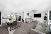5 beds 3.5 baths house, close to schools, shops shopping centre, airport, motorway access, 0.5 km to Puhinui School, 12 Ranfurly Road, Papatoetoe, Auckland