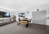 5 beds 3.5 baths house, close to schools, shops shopping centre, airport, motorway access, 0.5 km to Puhinui School, 12 Ranfurly Road, Papatoetoe, Auckland