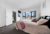 5 beds 3.5 baths house, close to schools, shops shopping centre, airport, motorway access, 0.5 km to Puhinui School, 12 Ranfurly Road, Papatoetoe, Auckland