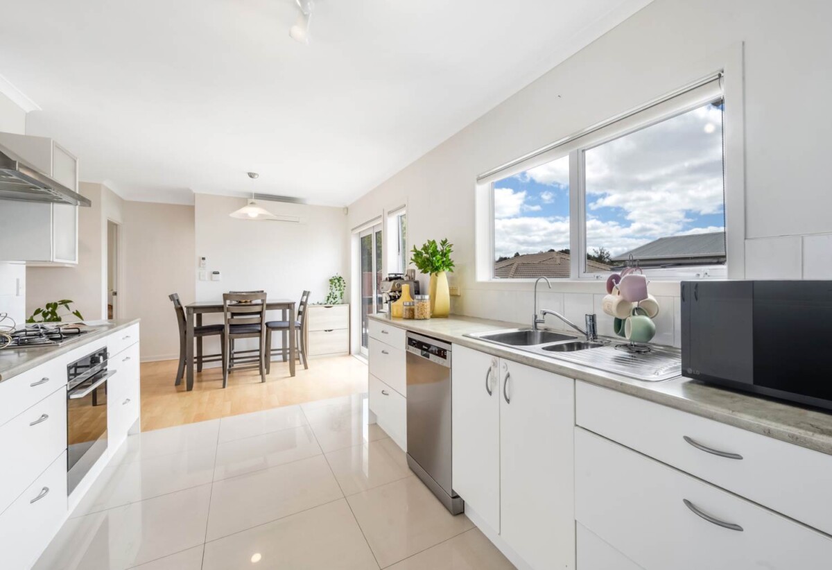 Affordable 4 beds 1 bath house With a new roof and double glazing and Tree House, 0.1 km to Birkdale North School, 0.7 km to Birkdale Intermediate School, 1/225 Birkdale Road, Birkdale, Auckland