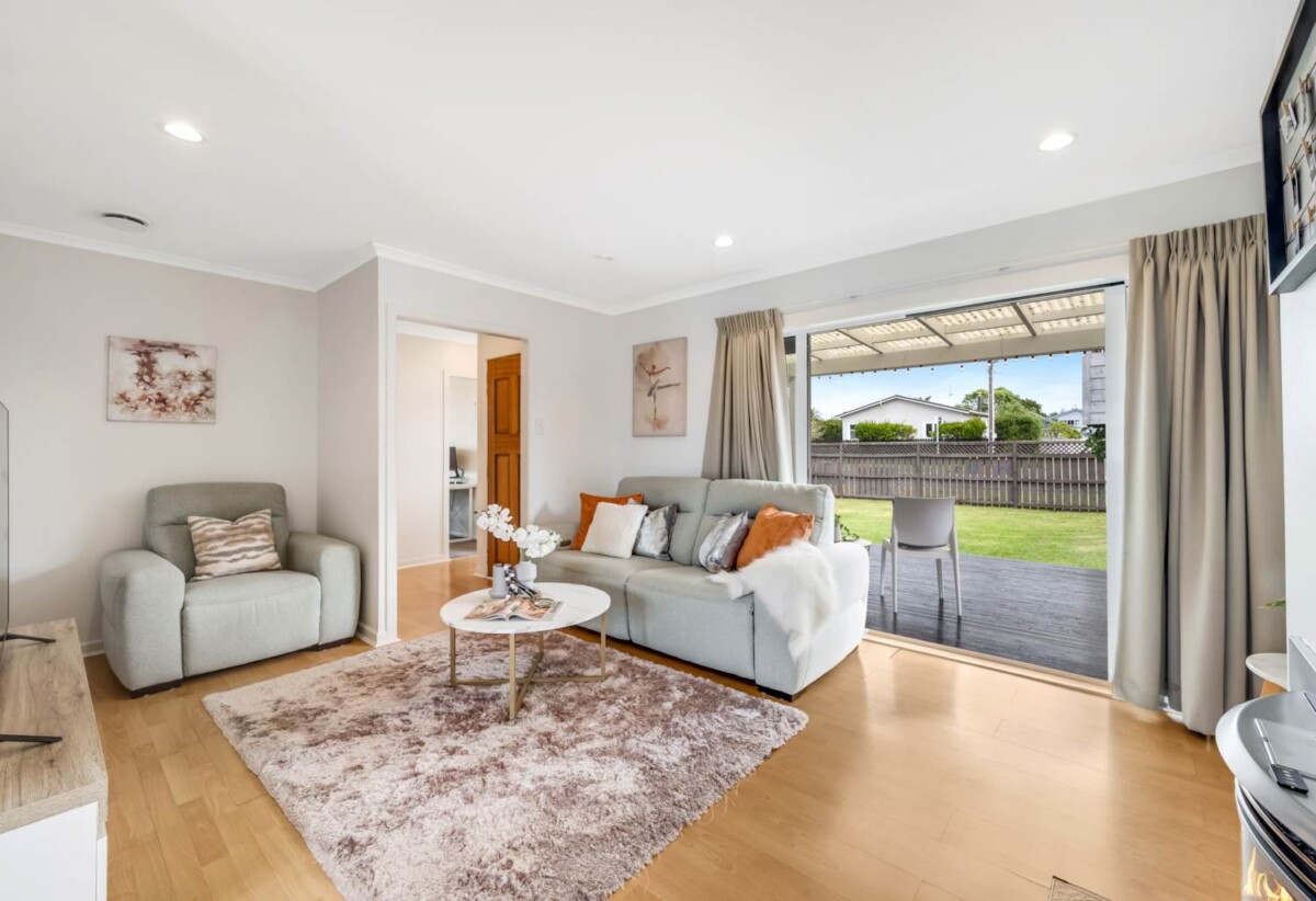 Affordable 4 beds 1 bath house With a new roof and double glazing and Tree House, 0.1 km to Birkdale North School, 0.7 km to Birkdale Intermediate School, 1/225 Birkdale Road, Birkdale, Auckland