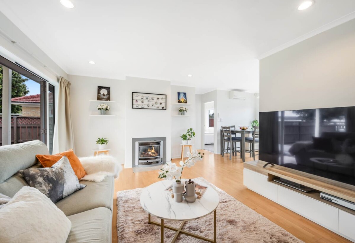 Affordable 4 beds 1 bath house With a new roof and double glazing and Tree House, 0.1 km to Birkdale North School, 0.7 km to Birkdale Intermediate School, 1/225 Birkdale Road, Birkdale, Auckland