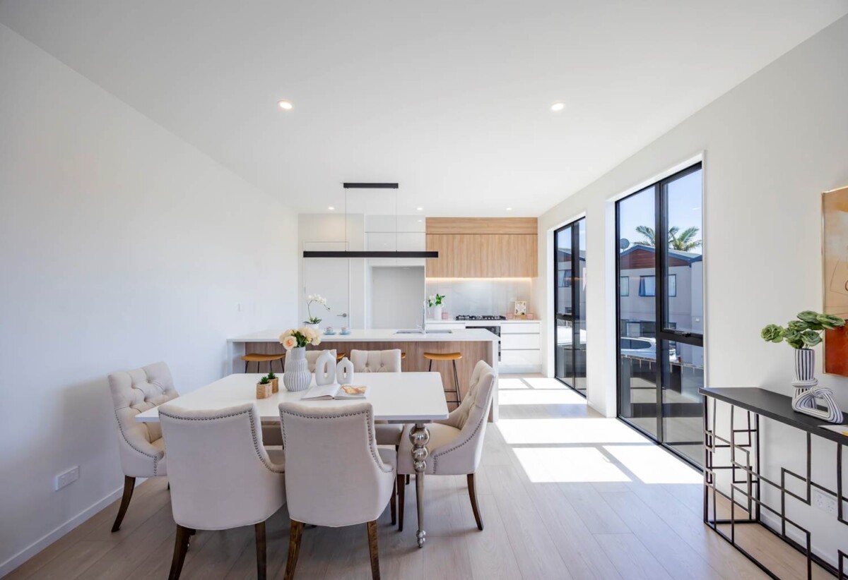 10-Year Master Builders Guarantee, Brandnew freehold 3 beds + study, 3.5 baths home with garage, 3 ensuites, close to schools, Albany Mall, motorway access, Zoned for Oteha Valley School, Northcross Intermediate, and Long Bay College, 0.4 km to Oteha Valley School, 17A John Jenning Drive, Oteha, Auckland