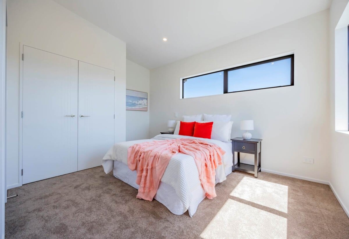 10-Year Master Builders Guarantee, Brandnew freehold 3 beds 3 baths home with garage, 2 ensuites, close to schools, Albany Mall, motorway access, Zoned for Oteha Valley School, Northcross Intermediate, and Long Bay College, 0.4 km to Oteha Valley School, 17D John Jenning Drive, Oteha, Auckland