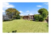 For rent, 3 beds 1 baths house with double garage, available 6th March, 33 Hadley Wood Drive, Wattle Downs, Auckland