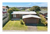 For rent, 3 beds 1 baths house with double garage, available 6th March, 33 Hadley Wood Drive, Wattle Downs, Auckland
