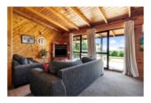 For rent, 3 beds 1 baths house with double garage, available 6th March, 33 Hadley Wood Drive, Wattle Downs, Auckland