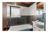 For rent, 3 beds 1 baths house with double garage, available 6th March, 33 Hadley Wood Drive, Wattle Downs, Auckland