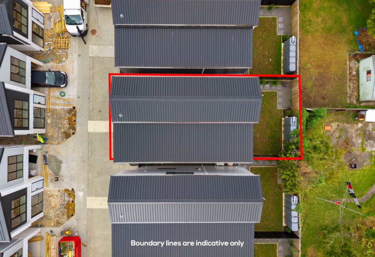 Standalone 4 beds 2.5 baths home with garage on 150m2 section, Walking distance to Rosehill College and Rosehill Intermediate, easy motorway access, Close to local shops and amenities, 3/31 Goodwin Drive, Papakura, Auckland