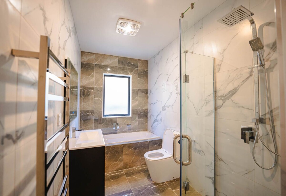 213m2 Brandnew brick and weatherboard 5 beds 3 baths house with 2 beds granny and double garage on 619m2 section, close to school, supermarket, motorway access, 1.2 km to Pokeno School, 15 Piedmonte Avenue, Pokeno,