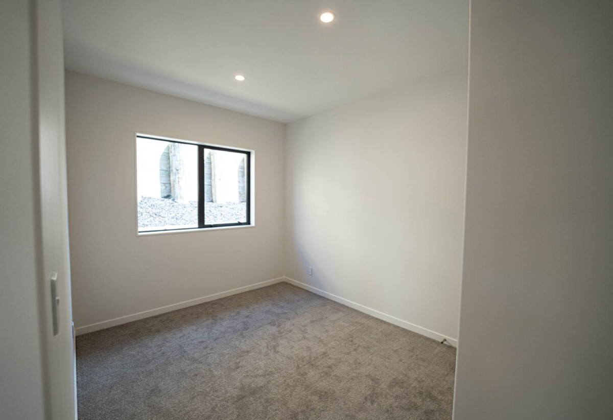 213m2 Brandnew brick and weatherboard 5 beds 3 baths house with 2 beds granny and double garage on 619m2 section, close to school, supermarket, motorway access, 1.2 km to Pokeno School, 15 Piedmonte Avenue, Pokeno,