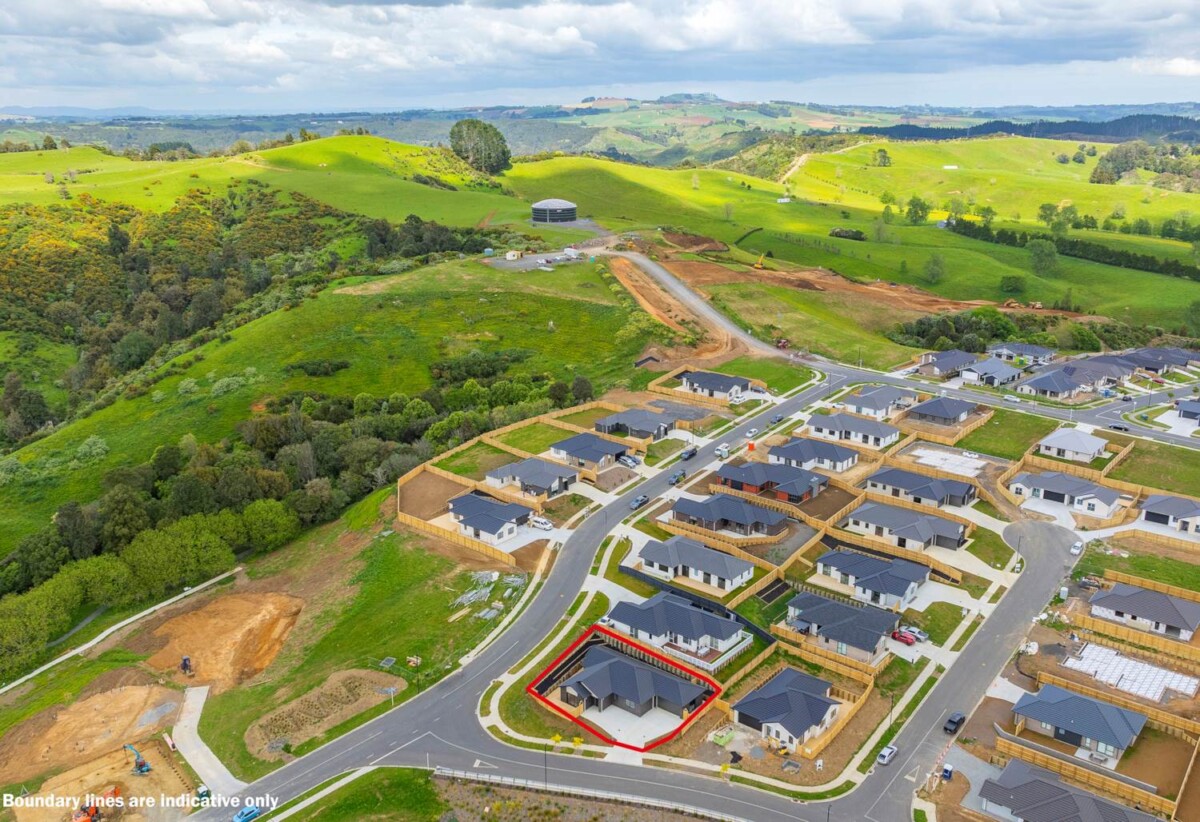 213m2 Brandnew brick and weatherboard 5 beds 3 baths house with 2 beds granny and double garage on 619m2 section, close to school, supermarket, motorway access, 1.2 km to Pokeno School, 15 Piedmonte Avenue, Pokeno,