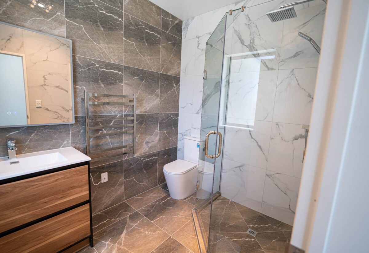 213m2 Brandnew brick and weatherboard 5 beds 3 baths house with 2 beds granny and double garage on 619m2 section, close to school, supermarket, motorway access, 1.2 km to Pokeno School, 15 Piedmonte Avenue, Pokeno,