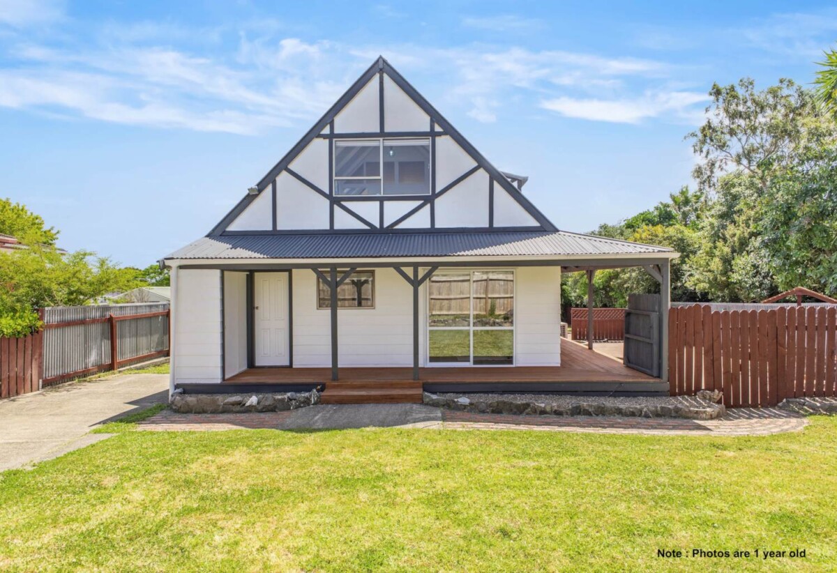 Fully Renovated & Move-In Ready, 4 beds 2 baths house on 724m2 section, with RC approved to subdivide while keeping the existing home, Close to local schools, shops, public transport, and parks, 133 Dominion Road, Papakura, Auckland