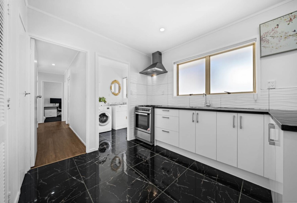 Brick and tile 2 beds 1 bath home with garage and carport, Walking distance to Hunters Corner , close to schools, shops, motorway access, Zoned for Papatoetoe Intermediate and Papatoetoe High School, 7/42 Wintere Road, Papatoetoe, Auckland