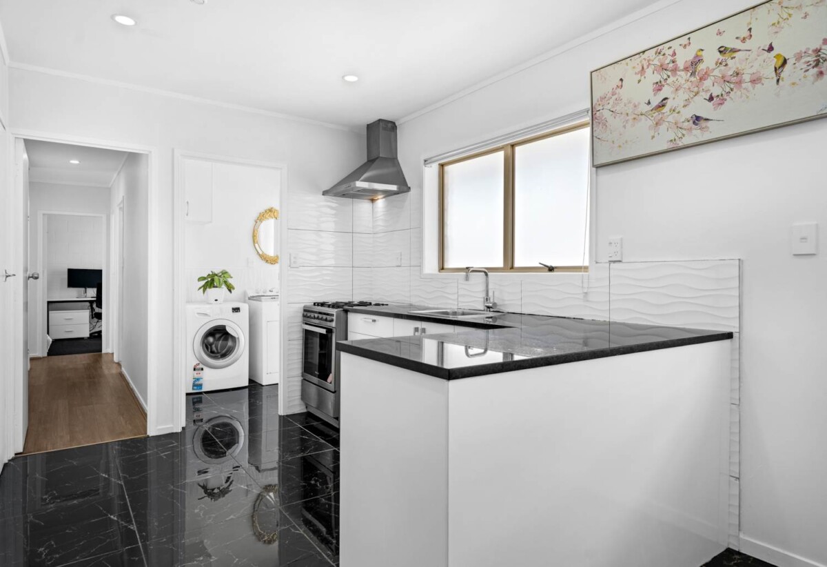 Brick and tile 2 beds 1 bath home with garage and carport, Walking distance to Hunters Corner , close to schools, shops, motorway access, Zoned for Papatoetoe Intermediate and Papatoetoe High School, 7/42 Wintere Road, Papatoetoe, Auckland