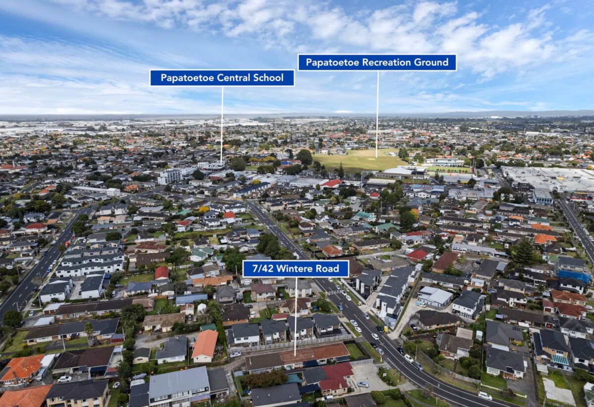 Brick and tile 2 beds 1 bath home with garage and carport, Walking distance to Hunters Corner , close to schools, shops, motorway access, Zoned for Papatoetoe Intermediate and Papatoetoe High School, 7/42 Wintere Road, Papatoetoe, Auckland