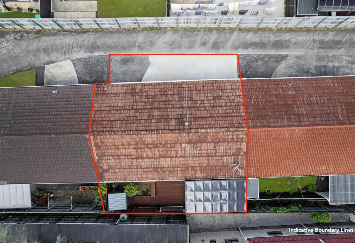 Brick and tile 2 beds 1 bath home with garage and carport, Walking distance to Hunters Corner , close to schools, shops, motorway access, Zoned for Papatoetoe Intermediate and Papatoetoe High School, 7/42 Wintere Road, Papatoetoe, Auckland