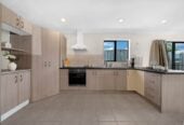 Brick and tile 3 beds 2 baths house with double garage on 413m2 section, close to schools, shops, motorway access, 1.1 km to Papatoetoe South School, 86A Pah Road, Papatoetoe, Auckland