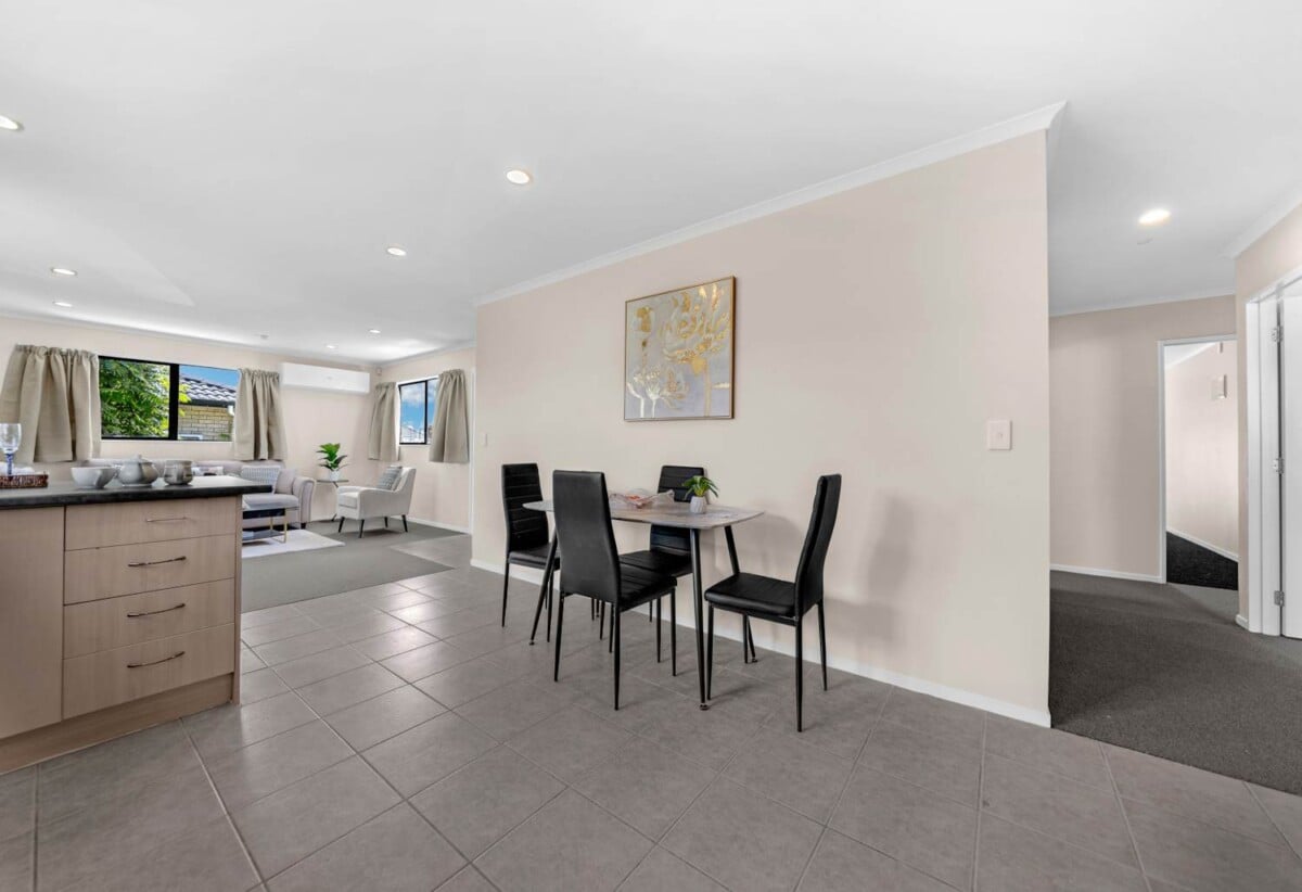 Brick and tile 3 beds 2 baths house with double garage on 413m2 section, close to schools, shops, motorway access, 1.1 km to Papatoetoe South School, 86A Pah Road, Papatoetoe, Auckland