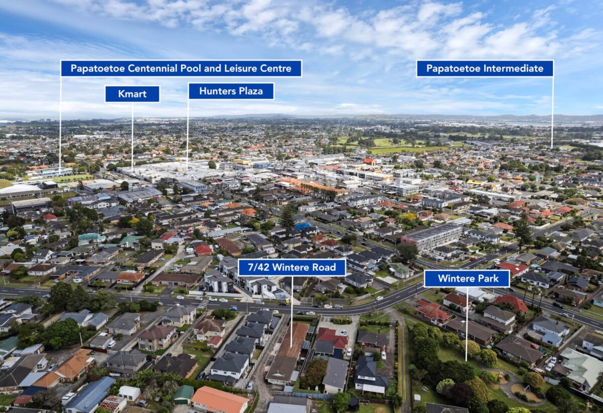 Brick and tile 2 beds 1 bath home with garage and carport, Walking distance to Hunters Corner , close to schools, shops, motorway access, Zoned for Papatoetoe Intermediate and Papatoetoe High School, 7/42 Wintere Road, Papatoetoe, Auckland