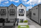 Motivated overseas vendor, 150m2 concrete structured 4 beds 2 baths home with garage, only 2-5 minutes’ walk to kindergarten, playground, bus/train station, grocery shops, LynnMall shopping centre, New Lynn Primary School, 22/6 Ambrico Place, New Lynn, Auckland