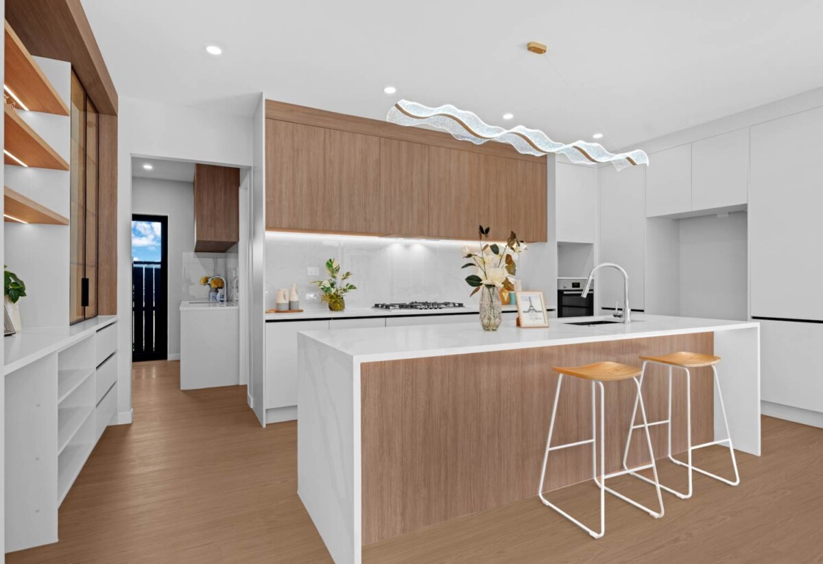 Brandnew 6 beds 5.5 baths house with 2 beds granny and garage on 396m2 section, 4 ensuites, 2 kitchens, close to schools, shops, motorway access, 6 Ivy Lane, Karaka, Auckland
