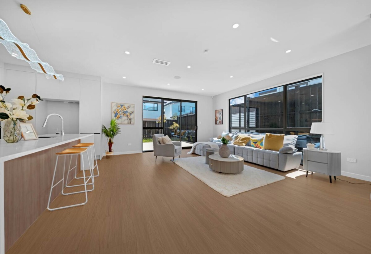 Brandnew 6 beds 5.5 baths house with 2 beds granny and garage on 396m2 section, 4 ensuites, 2 kitchens, close to schools, shops, motorway access, 6 Ivy Lane, Karaka, Auckland